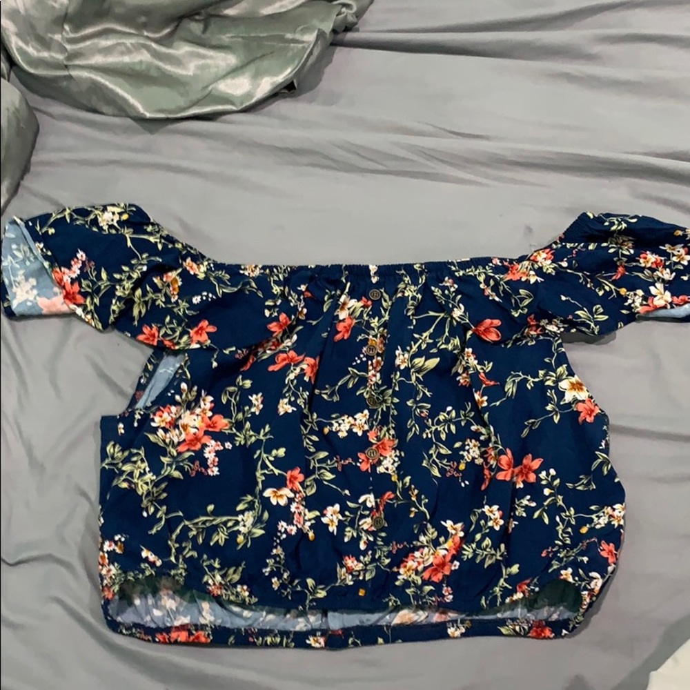 Cropped floral top